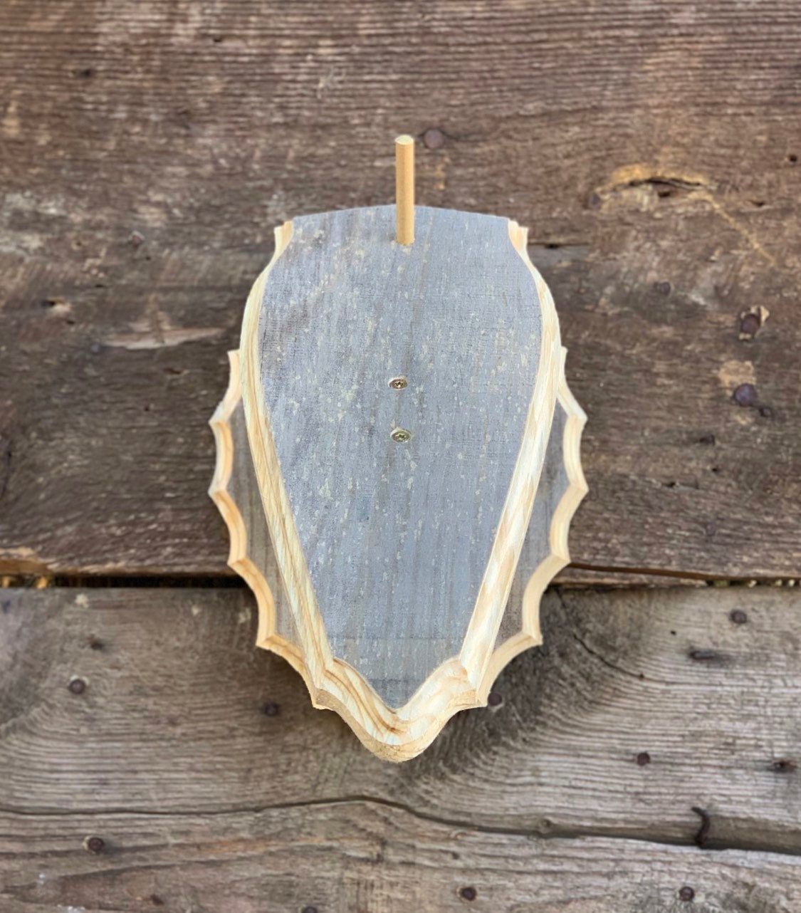 Pointy Oval Wall Pedestal