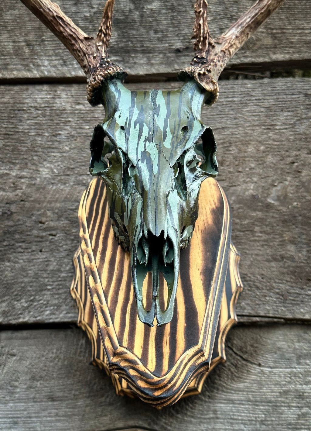 Pointy Oval Wall Pedestal