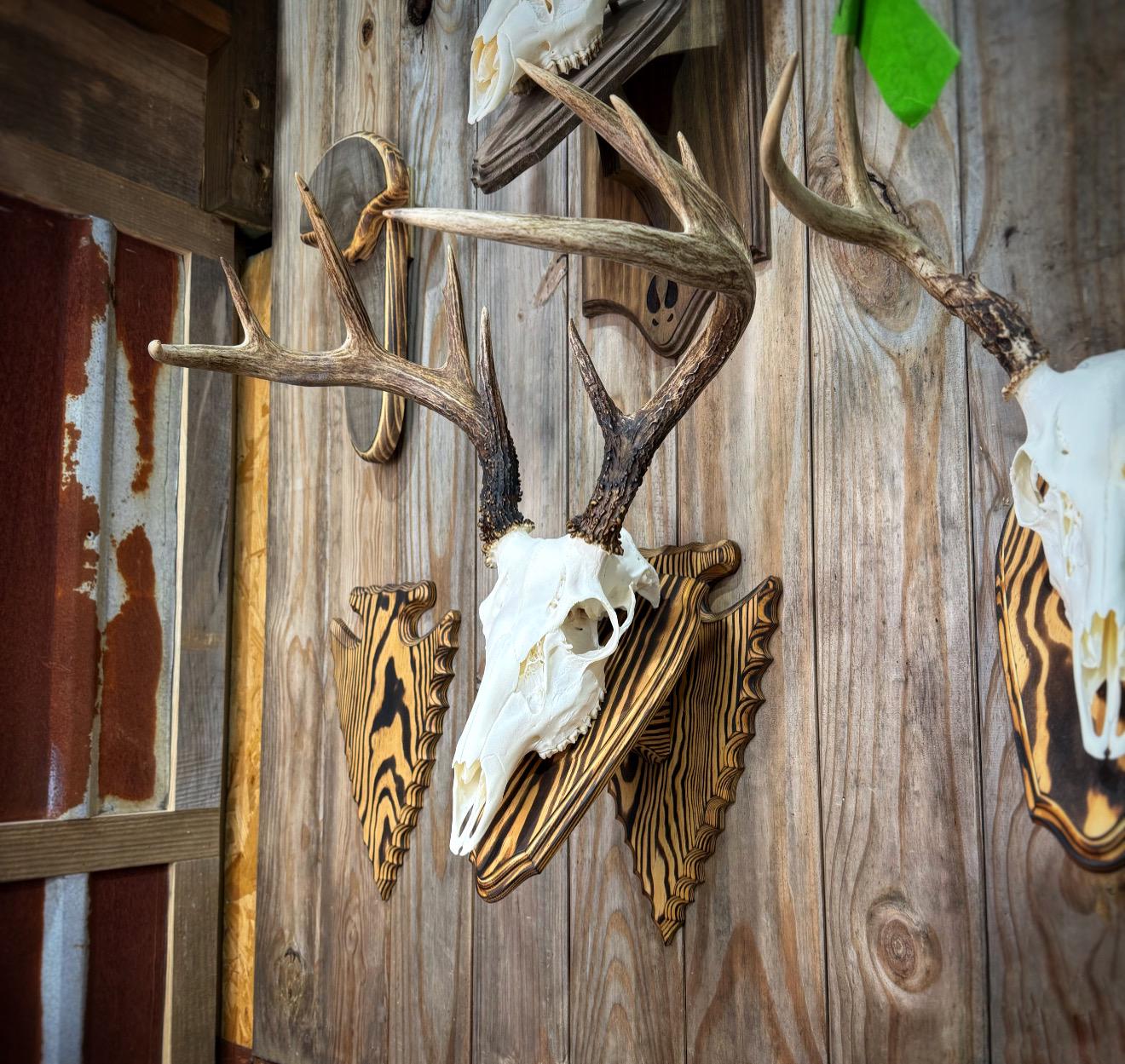 Arrowhead Wall Pedestal